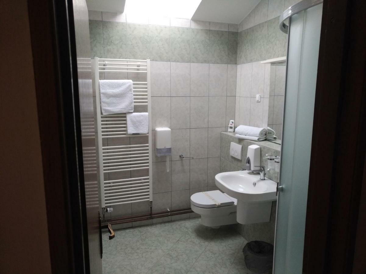 Pansion Ribnjak Nasice Ngoại thất bức ảnh